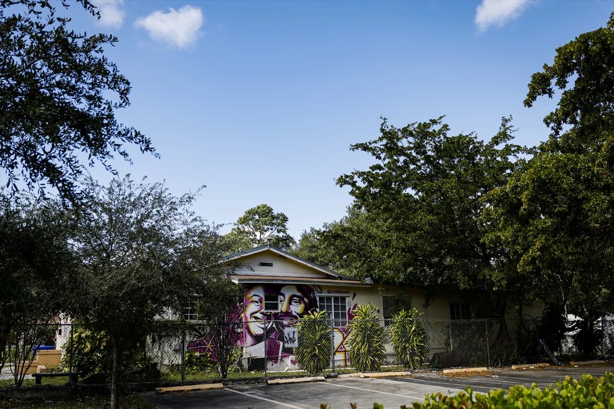 Umjetnici muralom odaju počast legendarnom košarkašu