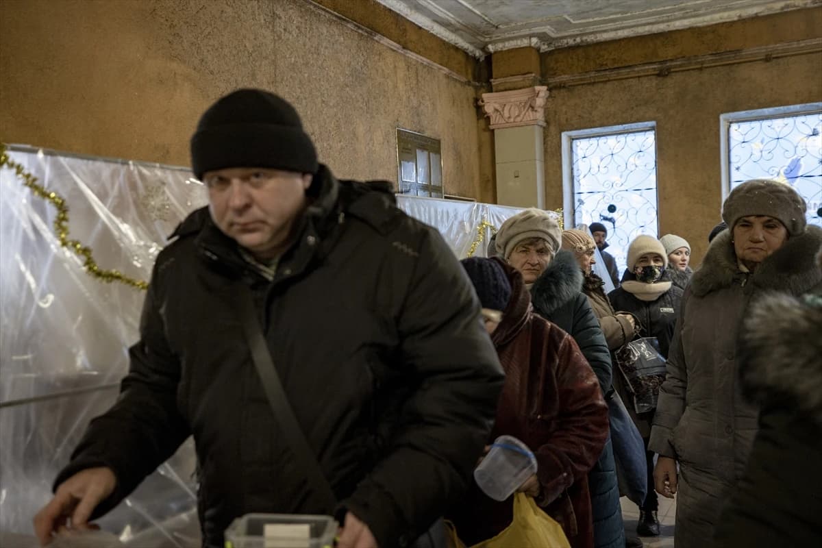 Ljudi preživljavaju uz humanitarnu pomoć 