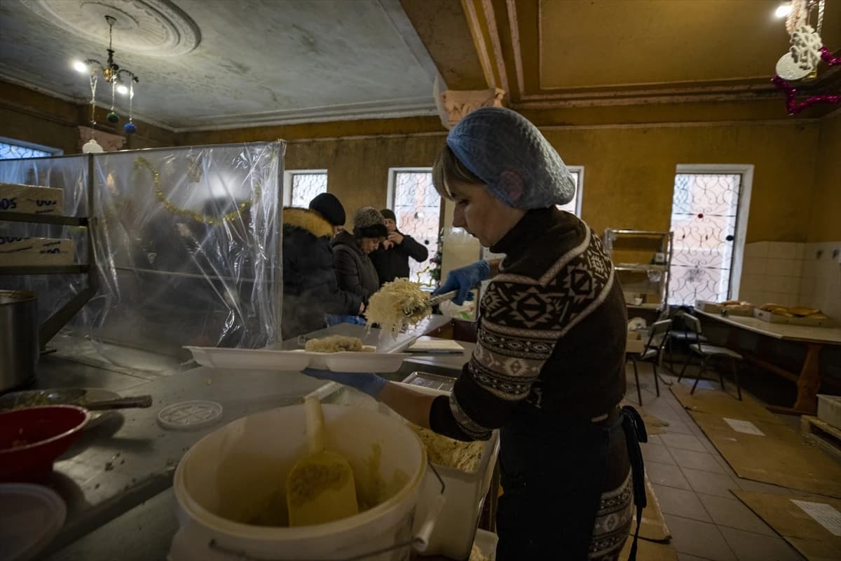 Ljudi preživljavaju uz humanitarnu pomoć 