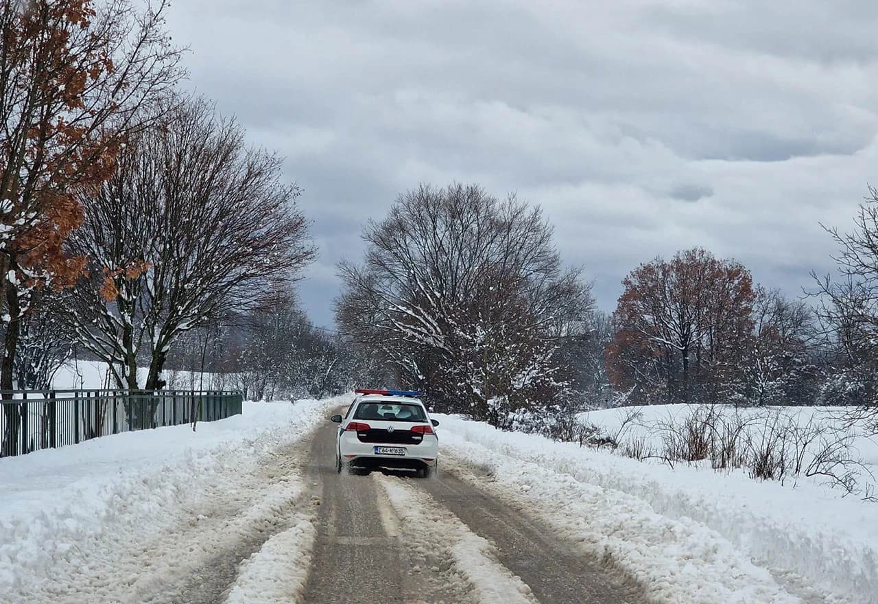 Zbog zastoja na putu prema Gorancima intervenirala je i policjia