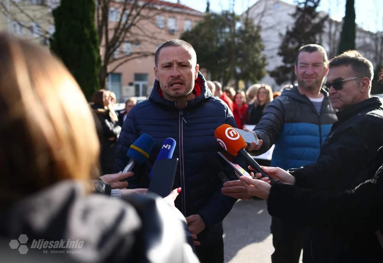 Prosvjedni skup zdravstvenih radnika u Mostaru 