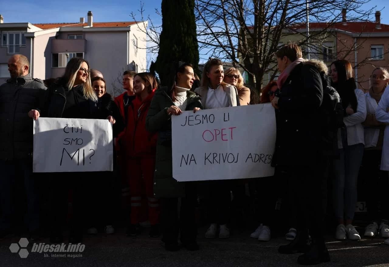 Prosvjedni skup zdravstvenih radnika u Mostaru 