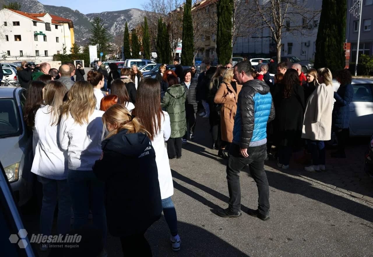 Prosvjedni skup zdravstvenih radnika u Mostaru 