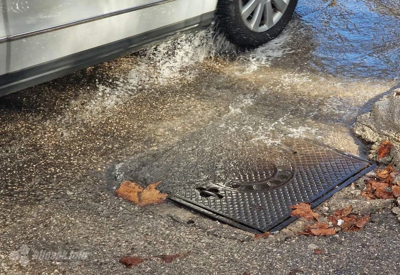 Opet pliva Ulica Petra Krešimira IV 