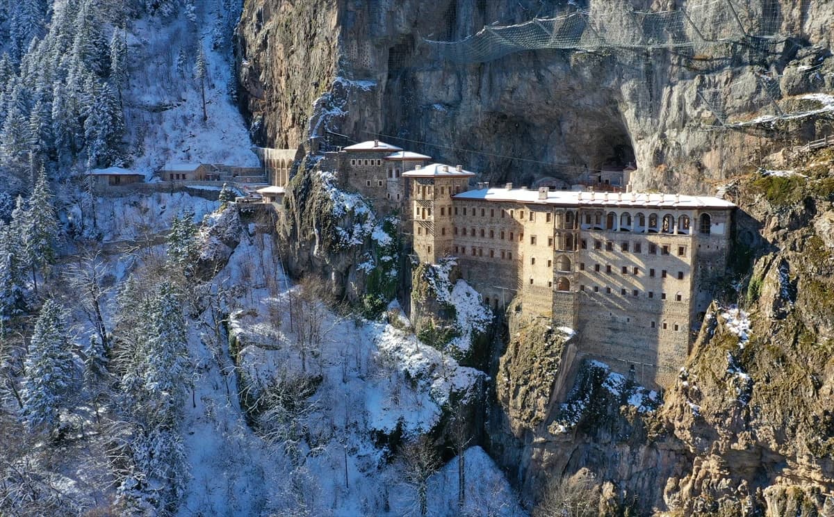 Manastir Sumela privlači turiste i tijekom zime