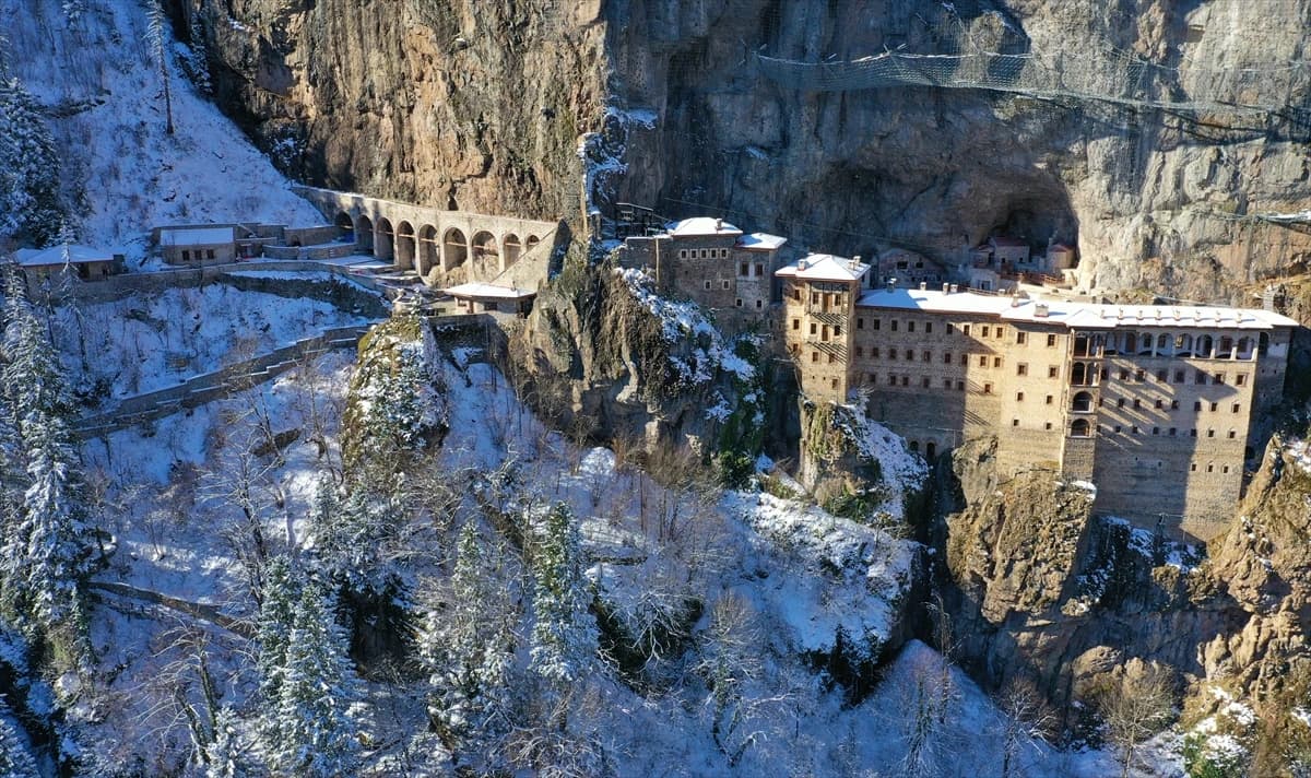 Manastir Sumela privlači turiste i tijekom zime