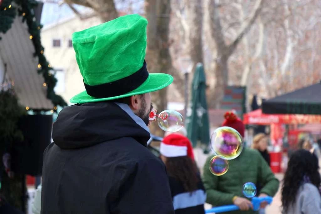 Ulični zabavljači iz Italije uveseljavali najmlađe Mostarce