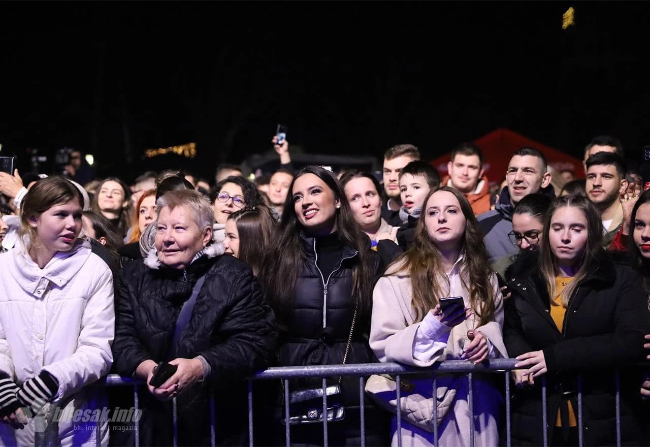 Doček na otvorenom u Mostaru