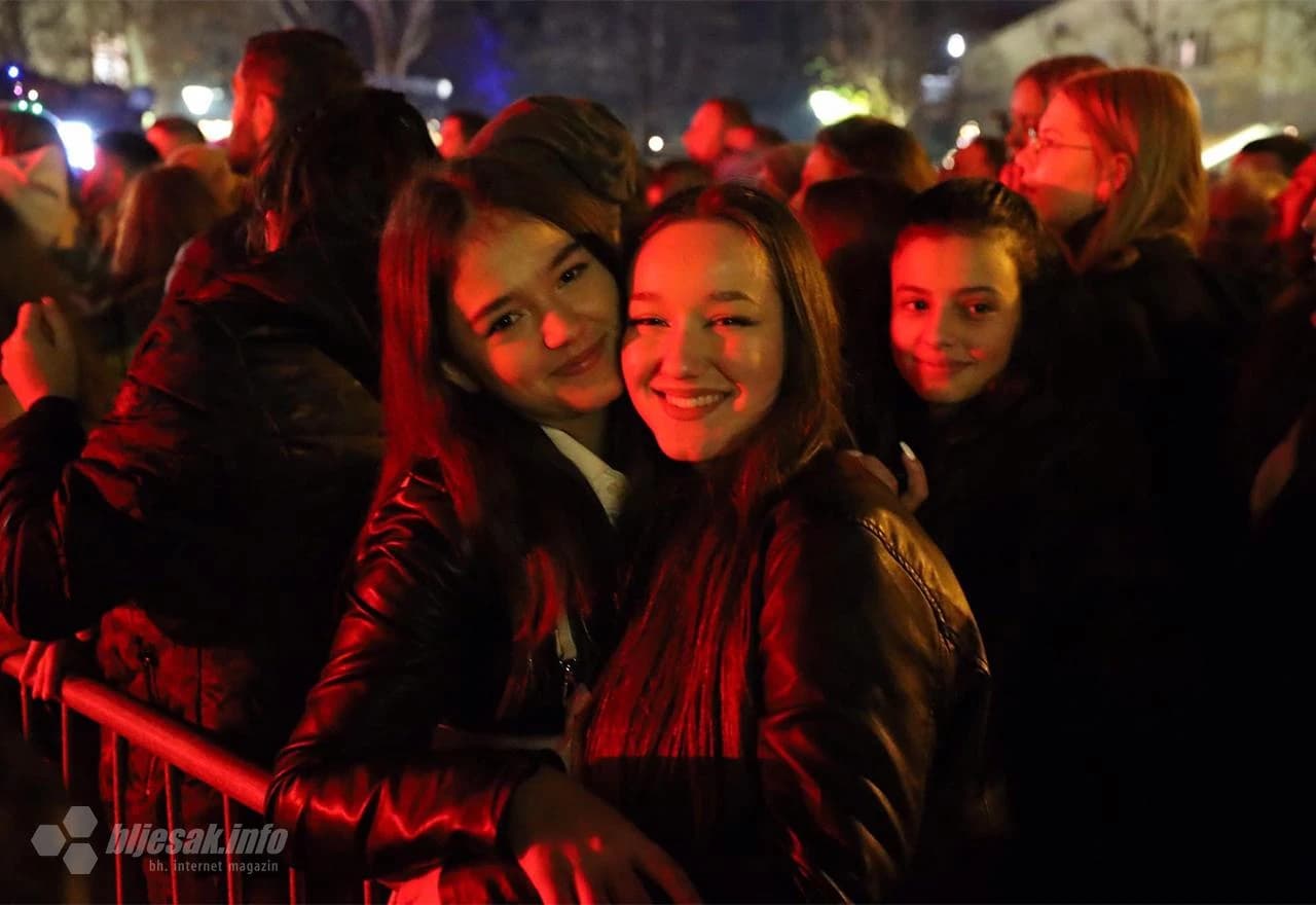 Doček na otvorenom u Mostaru