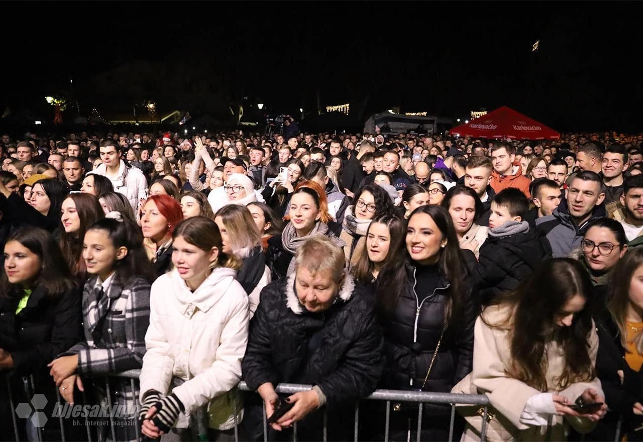 Doček na otvorenom u Mostaru