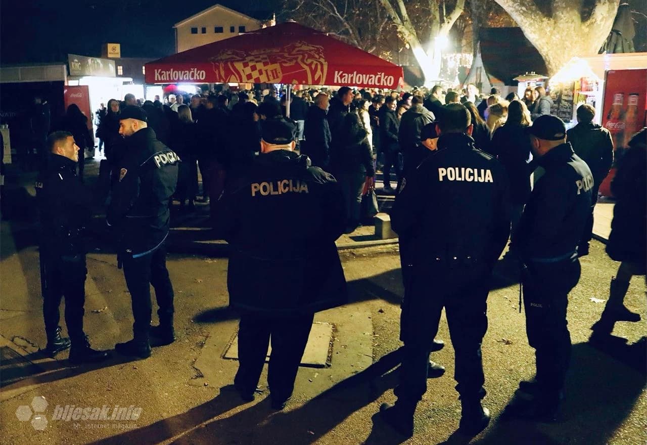 Doček na otvorenom u Mostaru