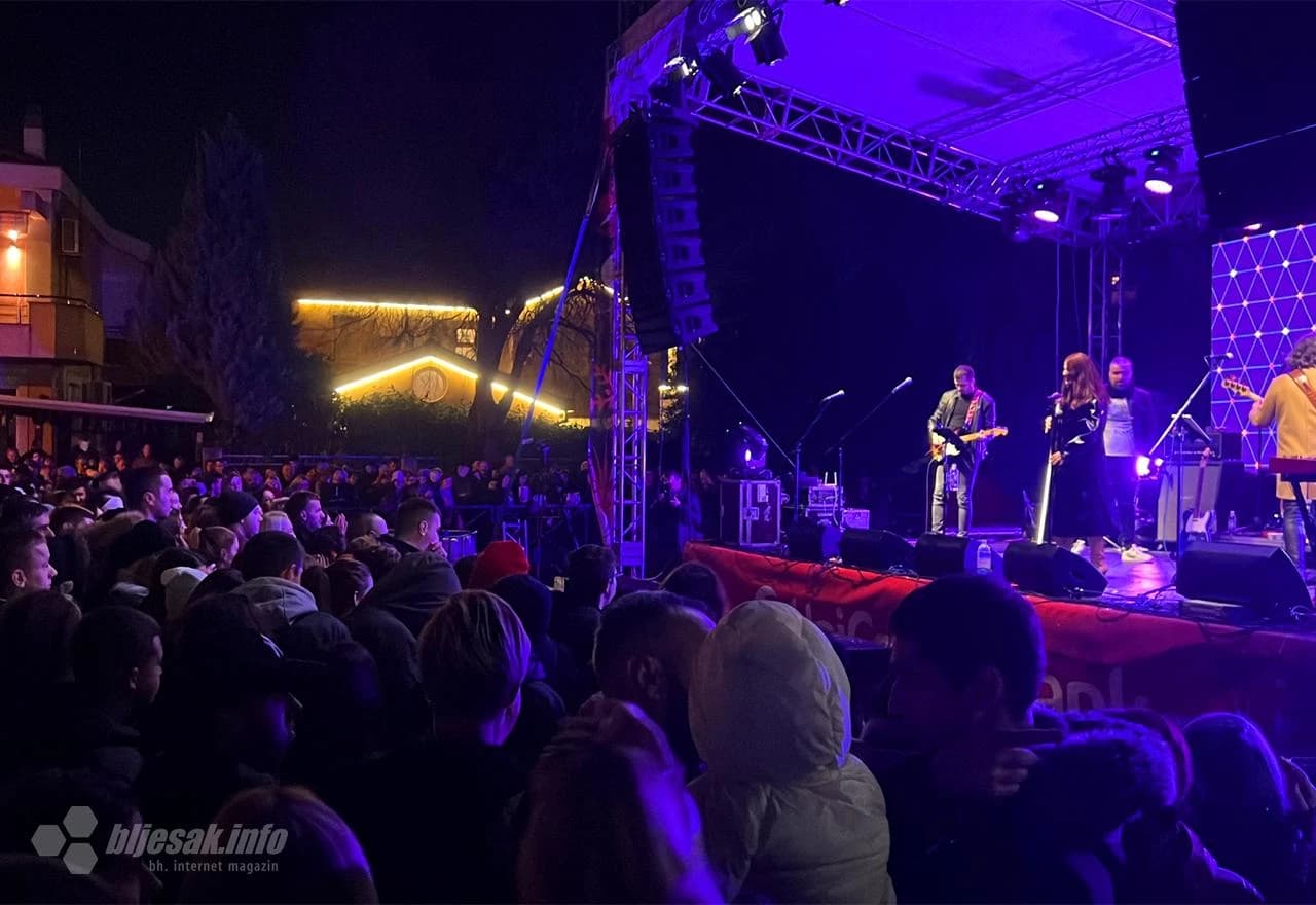 Mostarke i Mostarci uz Bebeka uplovljavaju u Novu godinu