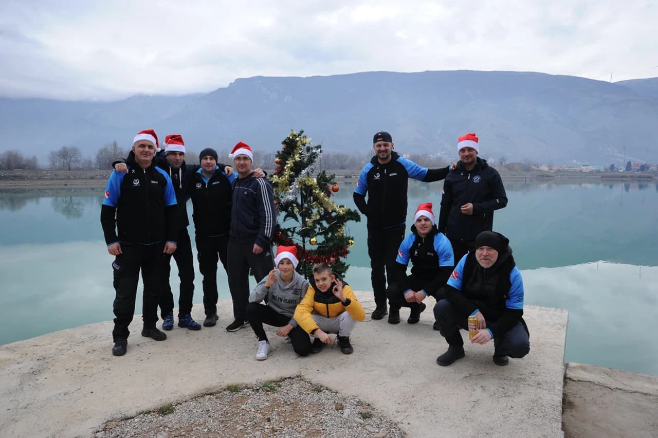 Badnjak na Mostarskom jezeru