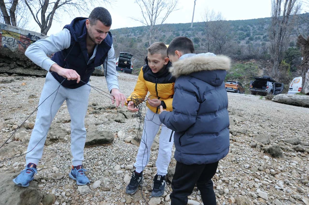 Badnjak na Mostarskom jezeru