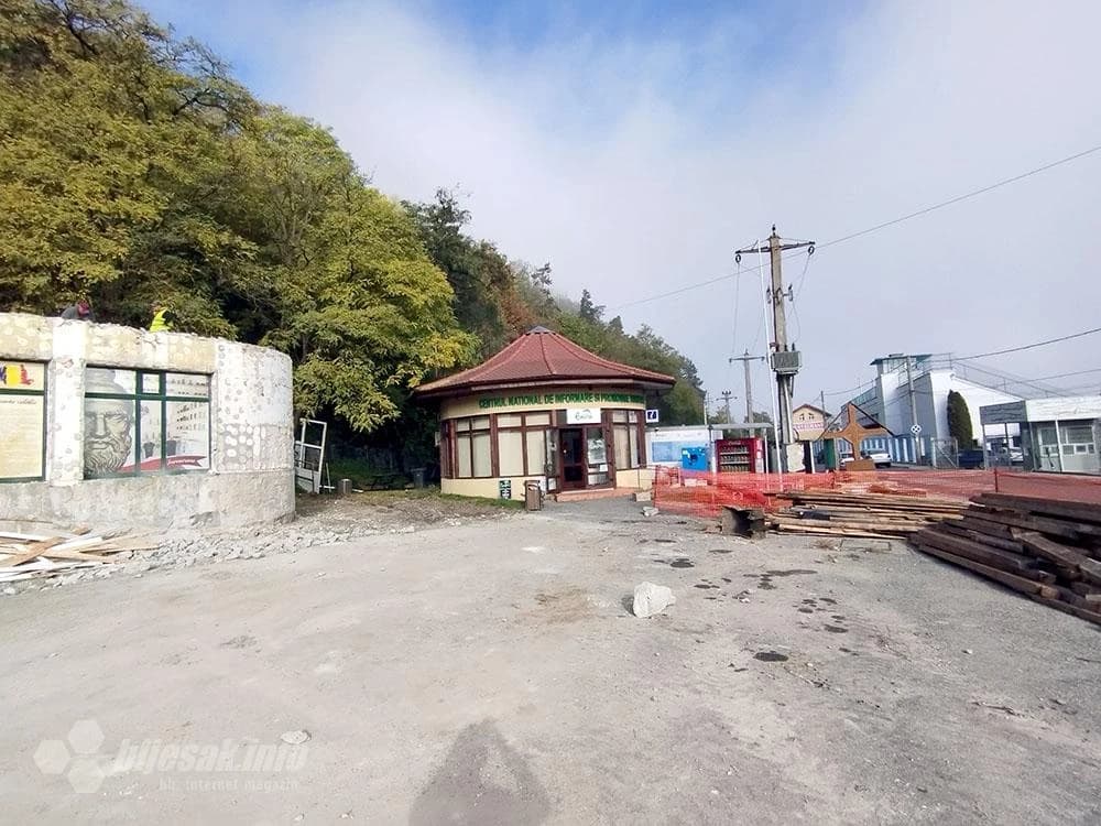 …turistički ured koji radi