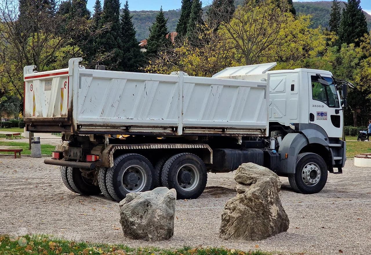 Mostarski park se priprema za Advent