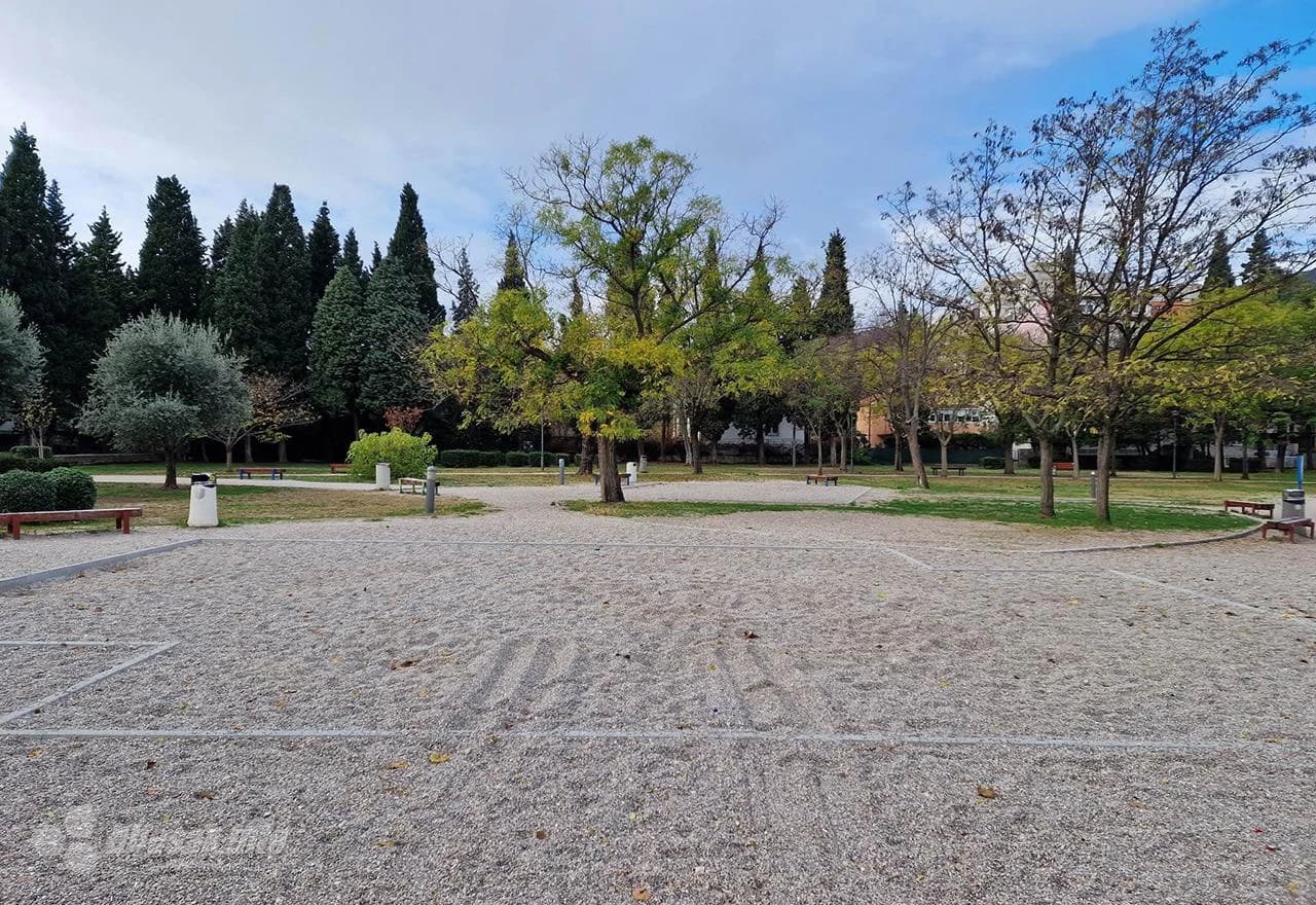 Mostarski park se priprema za Advent