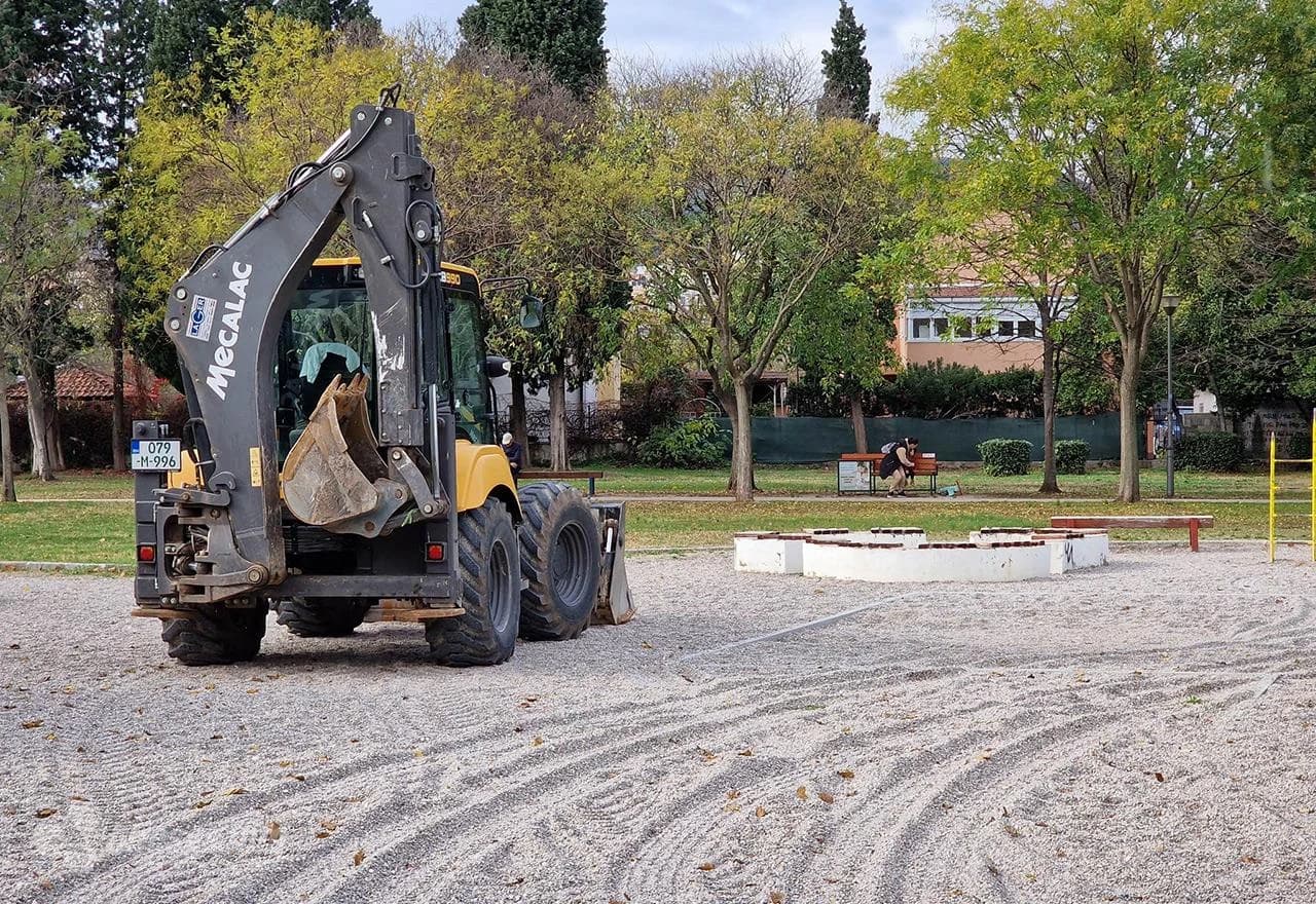 Mostarski park se priprema za Advent