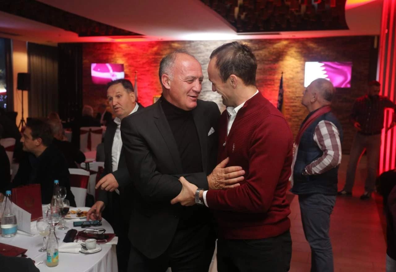 Uglednici u gostima kod veleposlanika Katra: Zajedno gledali utakmicu i kušali tradicionalna jela 