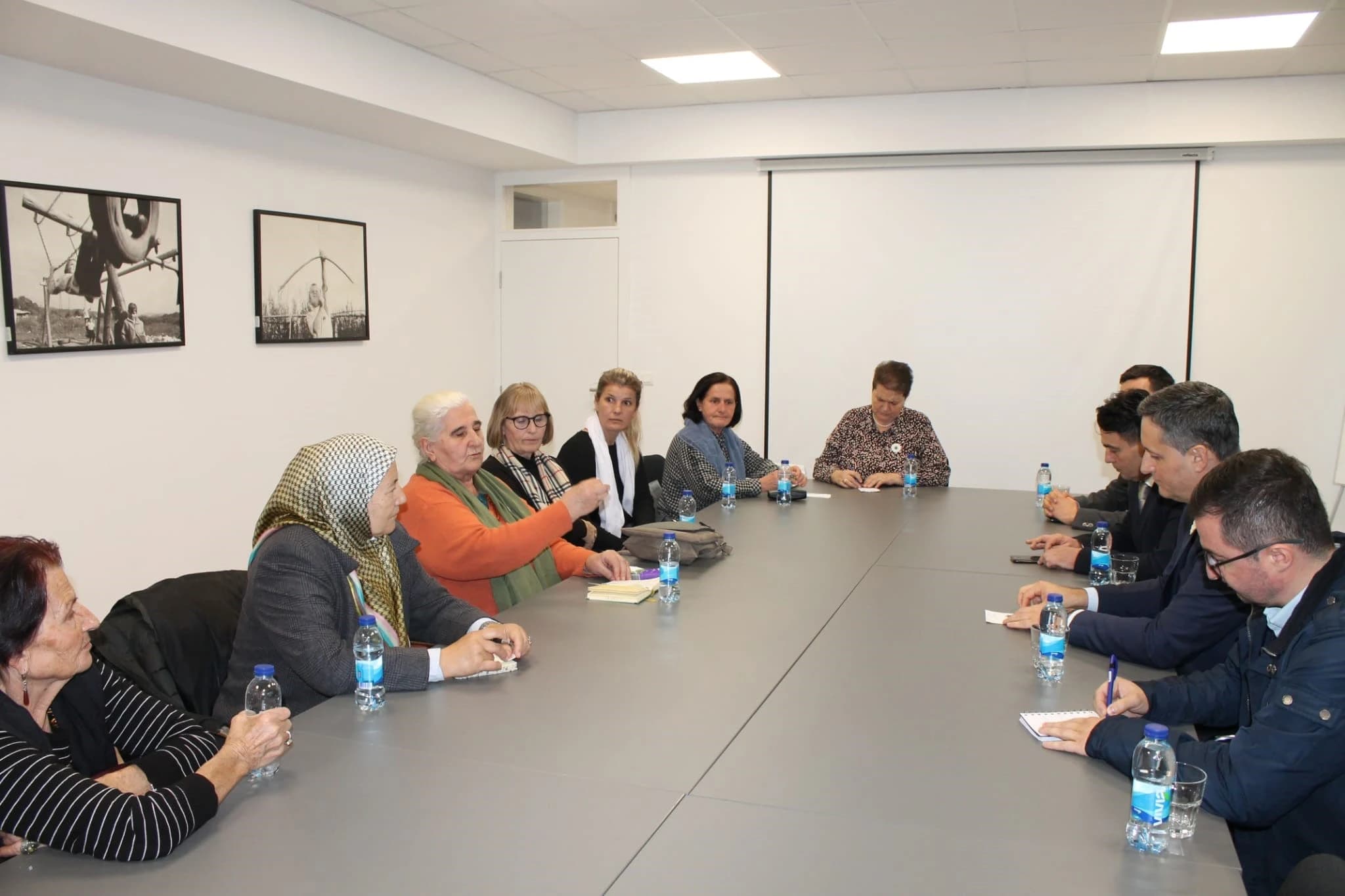 Bećirović posjetio Memorijalni centar u Potočarima i Majke Srebrenice