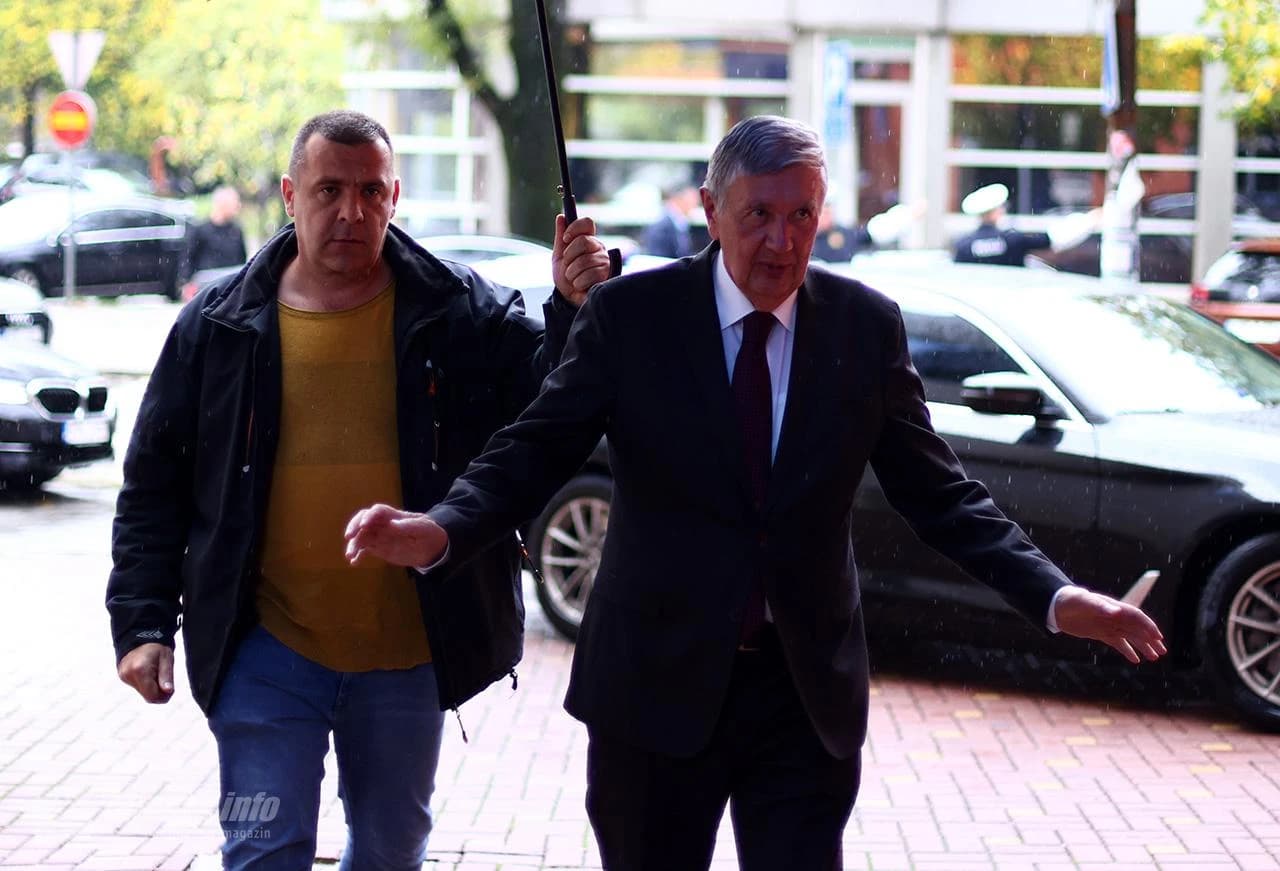 Počeo sastanak u Mostaru: Za stol sjeli Cvijanović, Dodik i Čović 