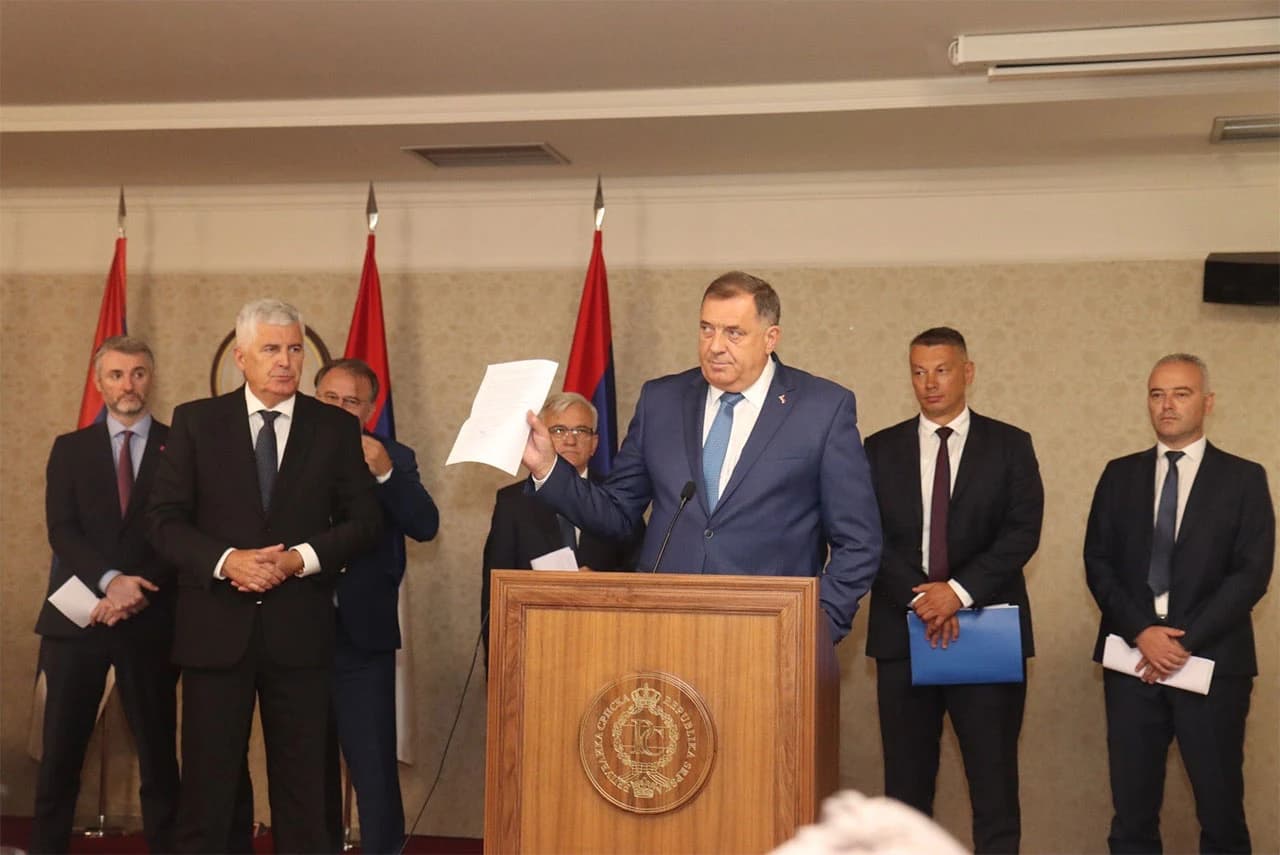 Partneri nakon sastanka u Istočnom Sarajevu