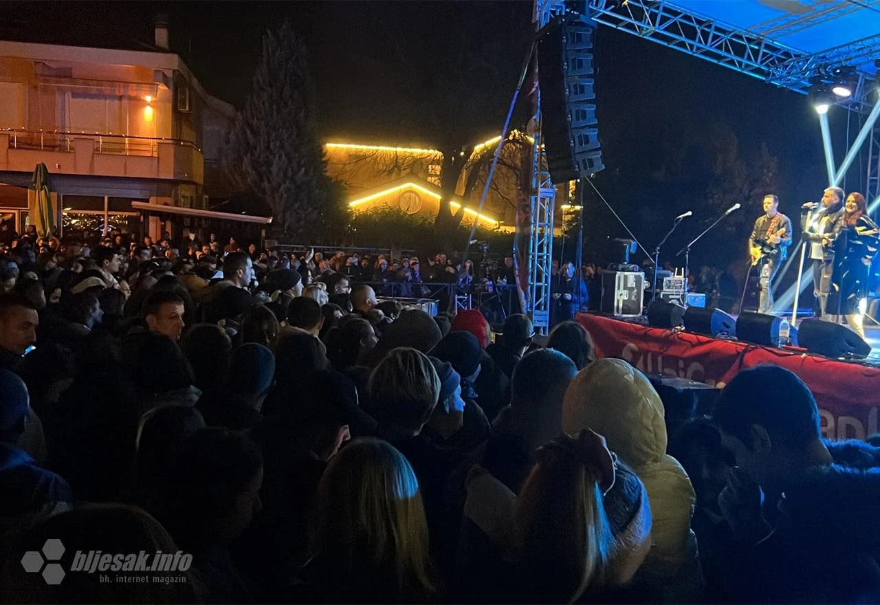 Mostarke i Mostarci uz Bebeka uplovljavaju u Novu godinu