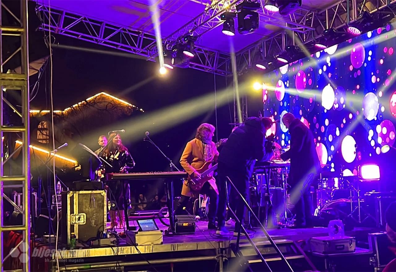 Mostarke i Mostarci uz Bebeka uplovljavaju u Novu godinu