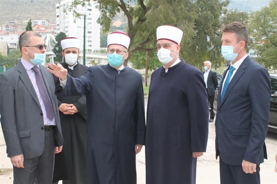 Reisu-l-ulema Kavazović u posjeti Mostarskom muftijstvu