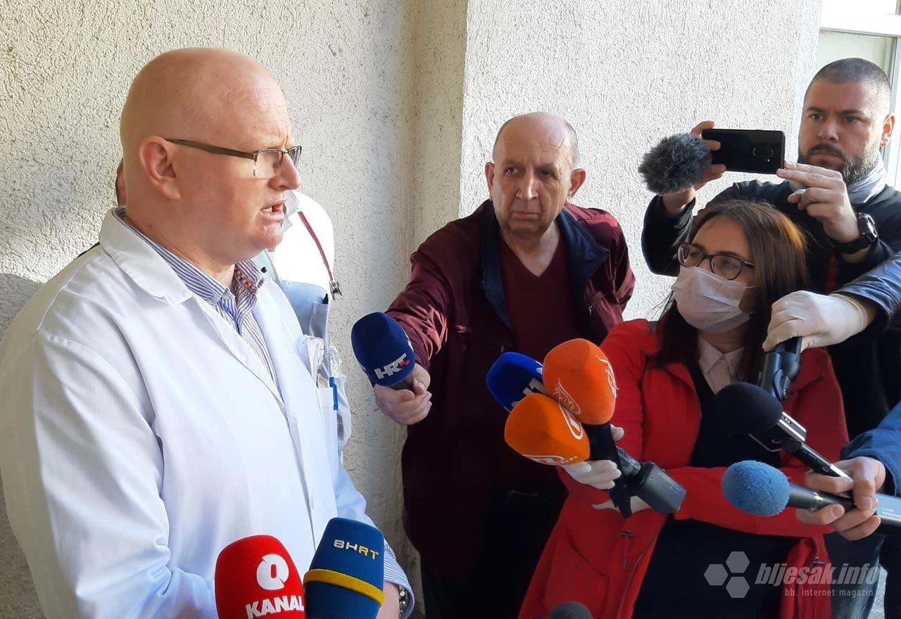 dr Arapović pred medijima