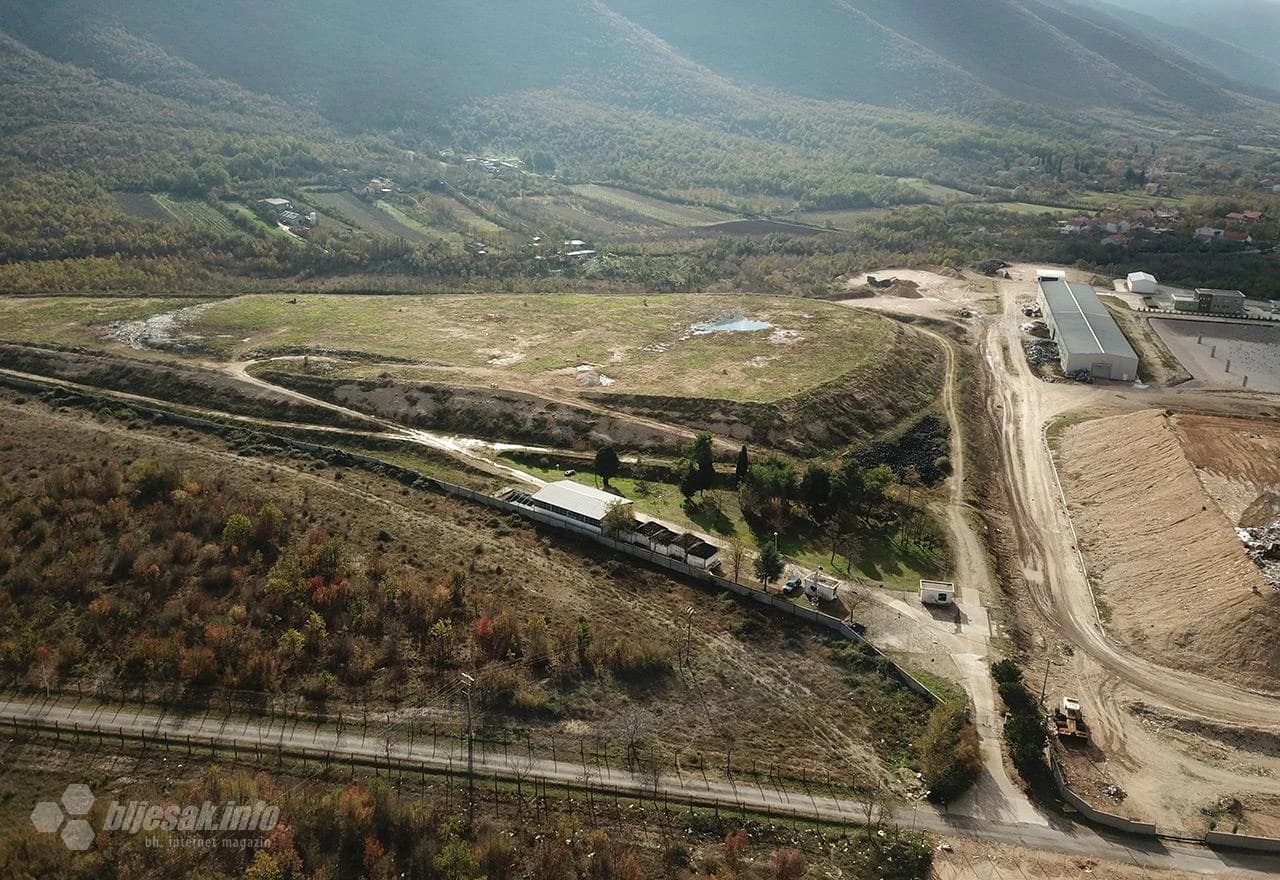 Deponija smeća sjeverno od Mostara