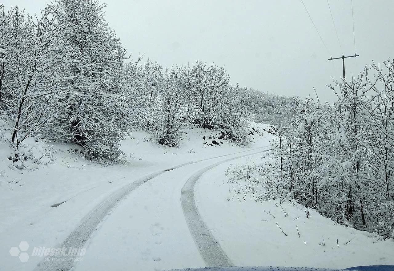 Snijeg u okolici Mostara na prvi dan proljeća