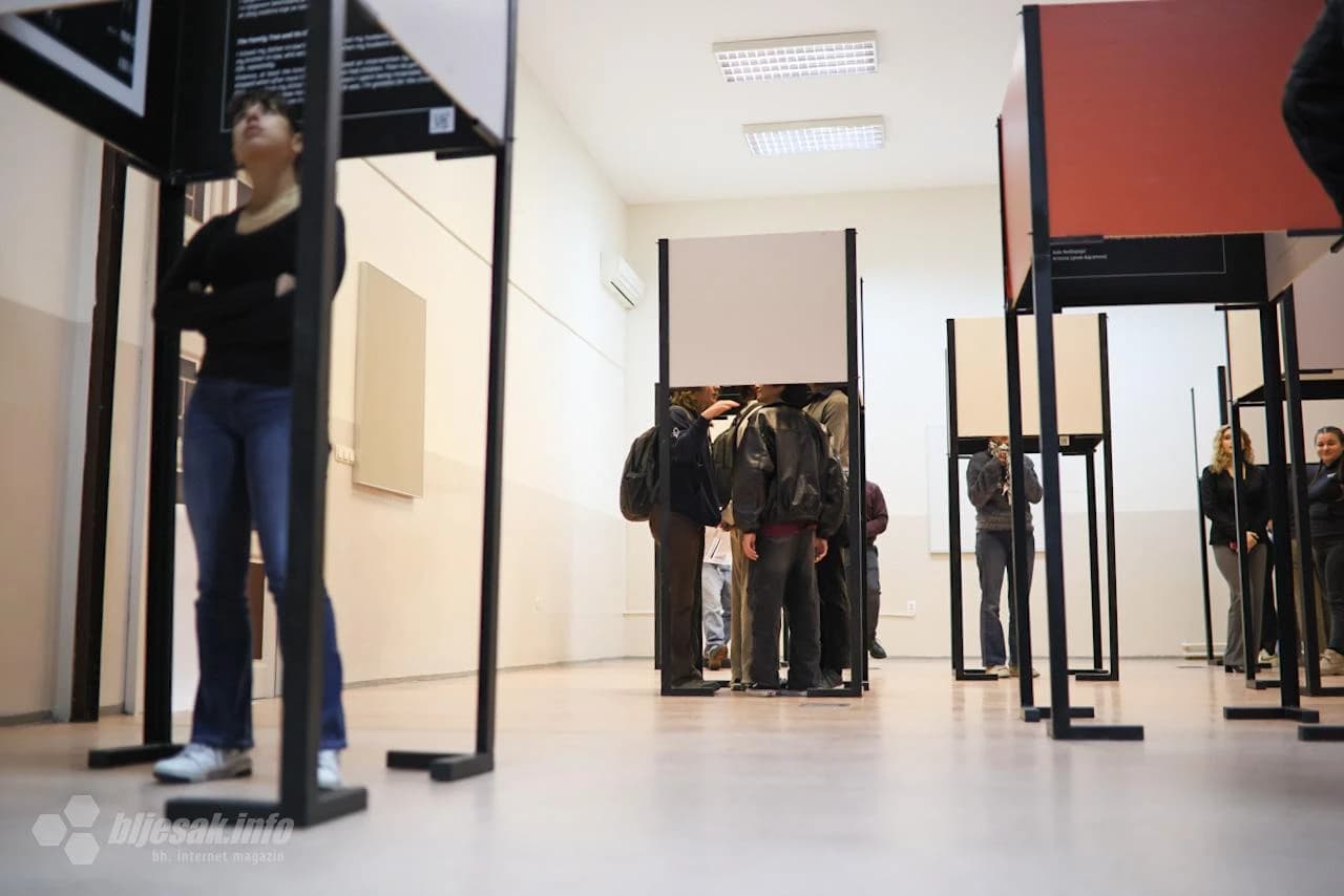 Izložba 'Između četiri zida" otvorena u Mostaru