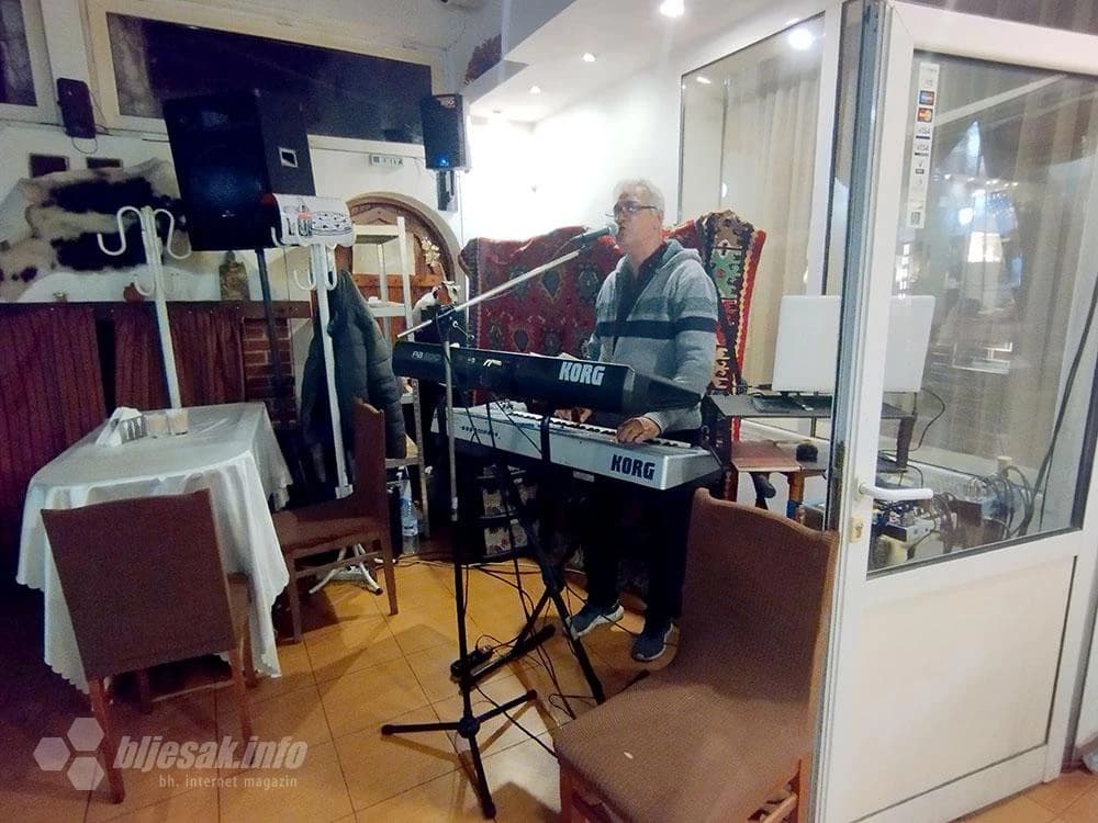 „Na kitarata Vasko Žabata..“