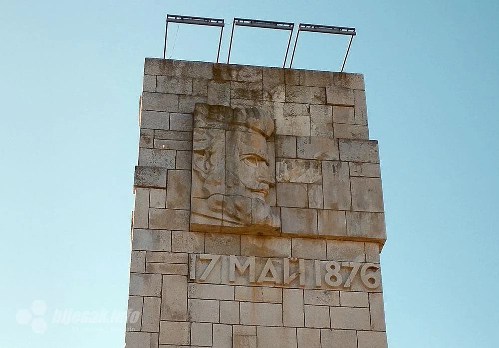 Detalj sa spomenika…