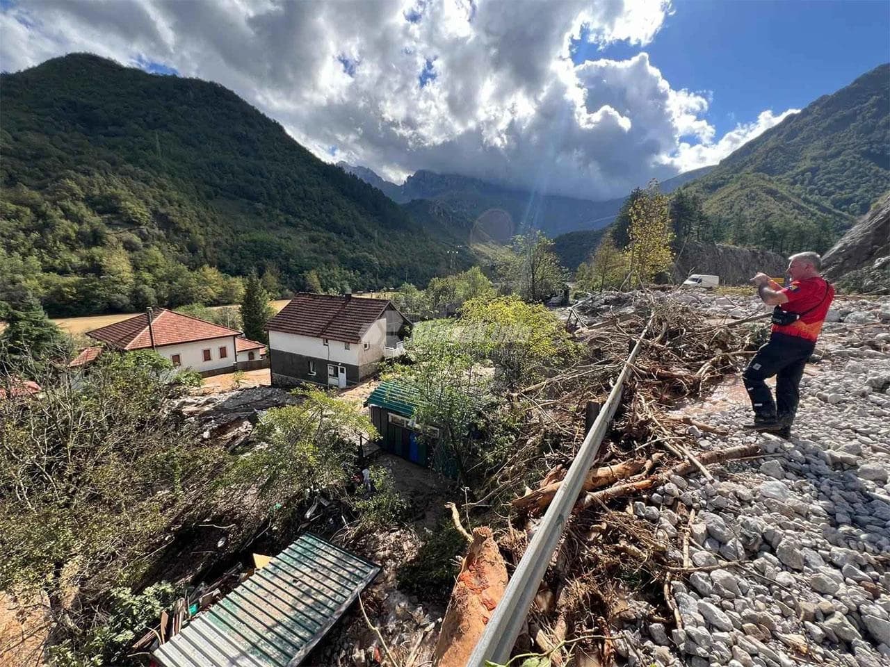 Apokaliptične scene: Prve fotografije iz Komadinovog vrela