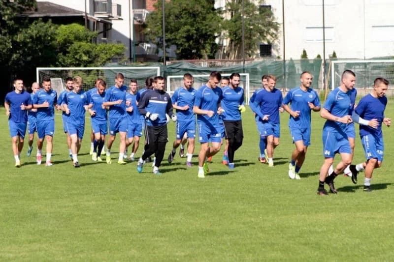 fkzeljeznicar.ba