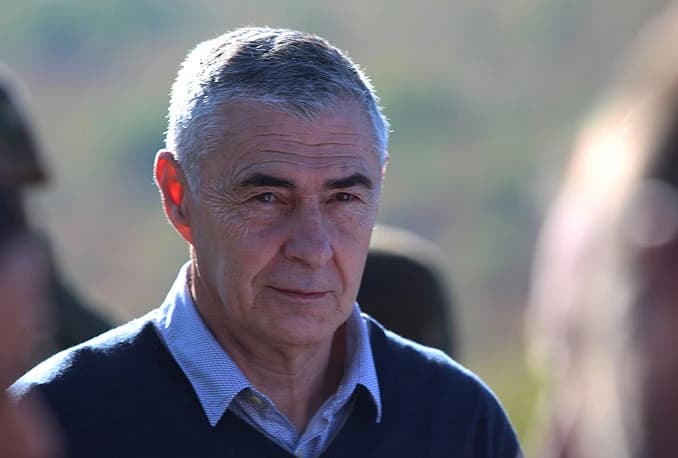 Željko Glasnović (Zagreb, 24. veljače 1954.) je hrvatski general i političar