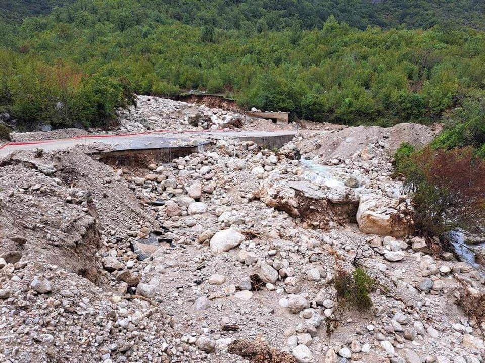Ustupljeno portalu Bljesak.info Čišćenje u Donjoj Drežnici nakon poplava