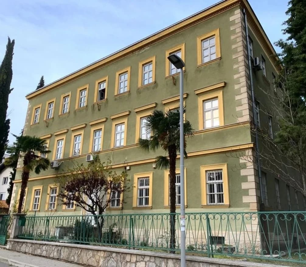 Srednja medicinska škola