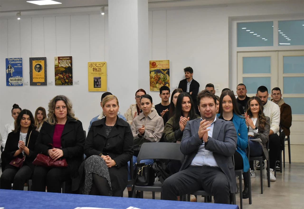 U Mostaru potpisani ugovori o dodjeli stipendija HKD-a Napredak za akademsku  2024./2025. godinu.