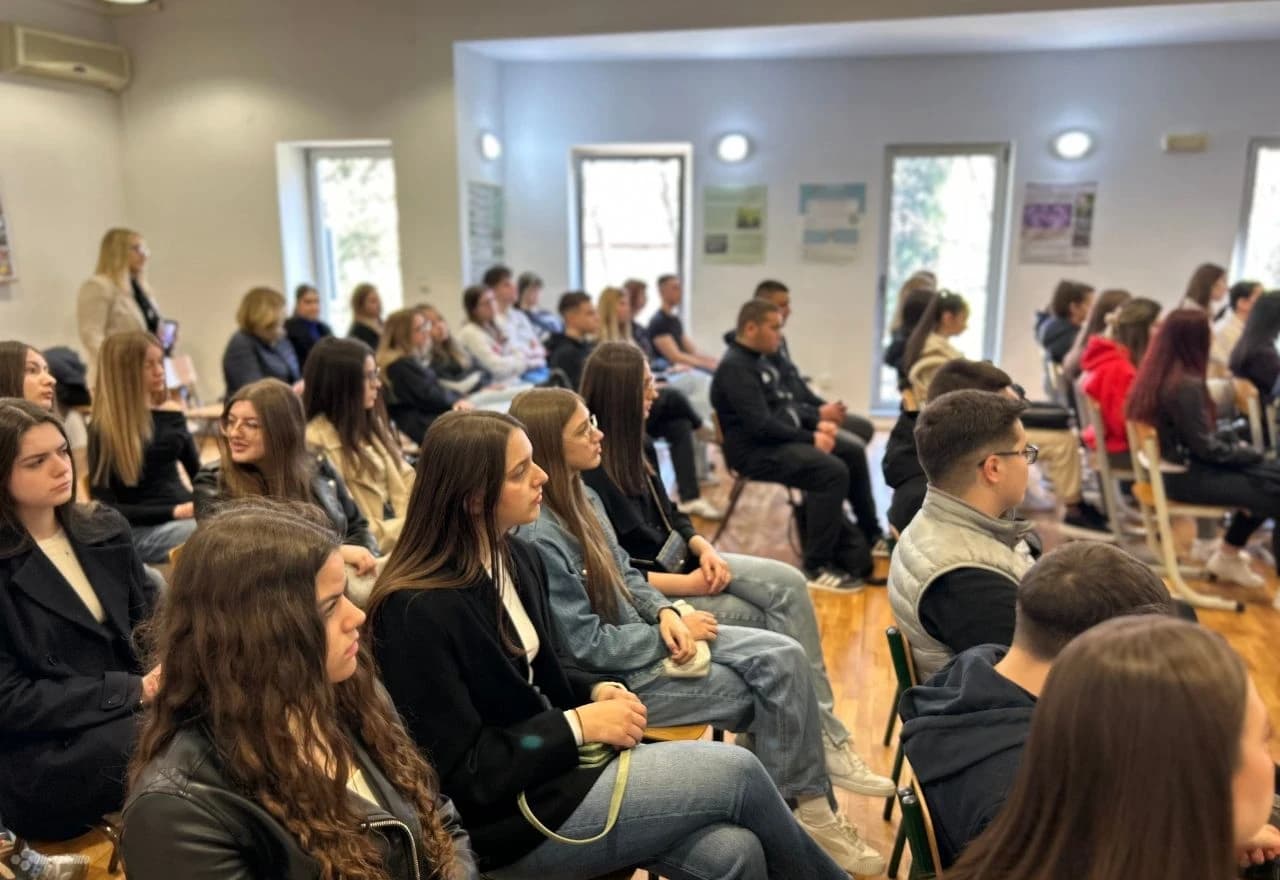 Tribina pod nazivom "Prehrambene navike srednjoškolaca"