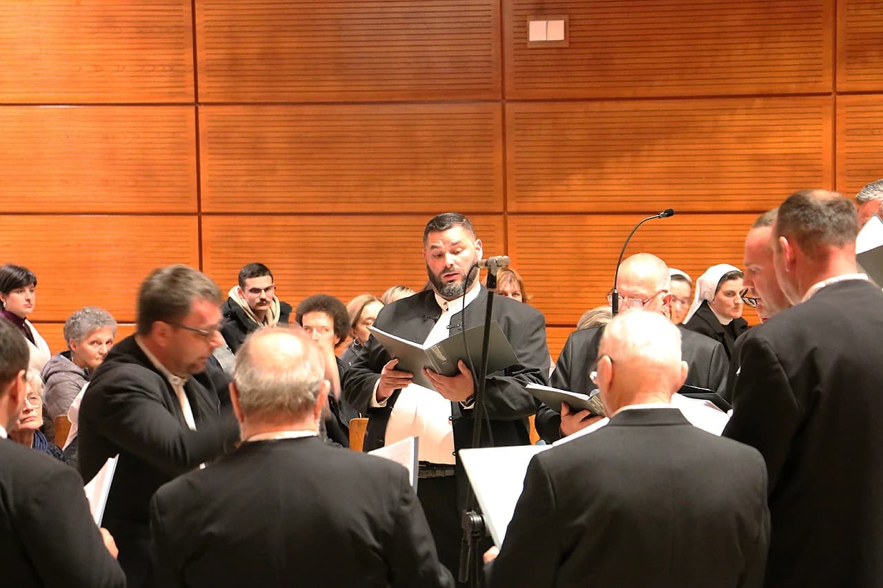 U Katedrali održan koncert hvarskih korizmenih napjeva