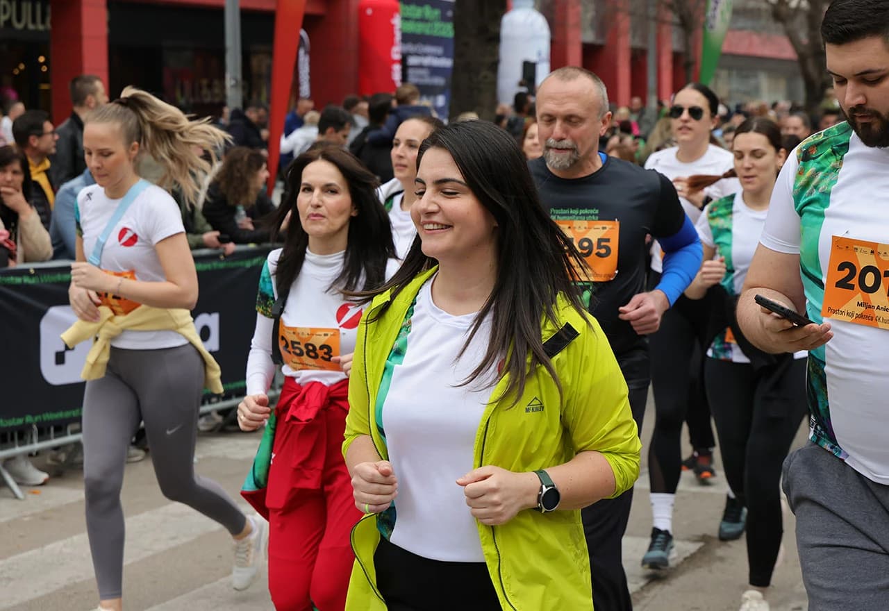 Više od 1.200 natjecatelja u subotu je sudjelovalo na humanitarnoj 4K – Prostori koji pokreću utrci u okviru devetog Mostar Run Weekenda.
