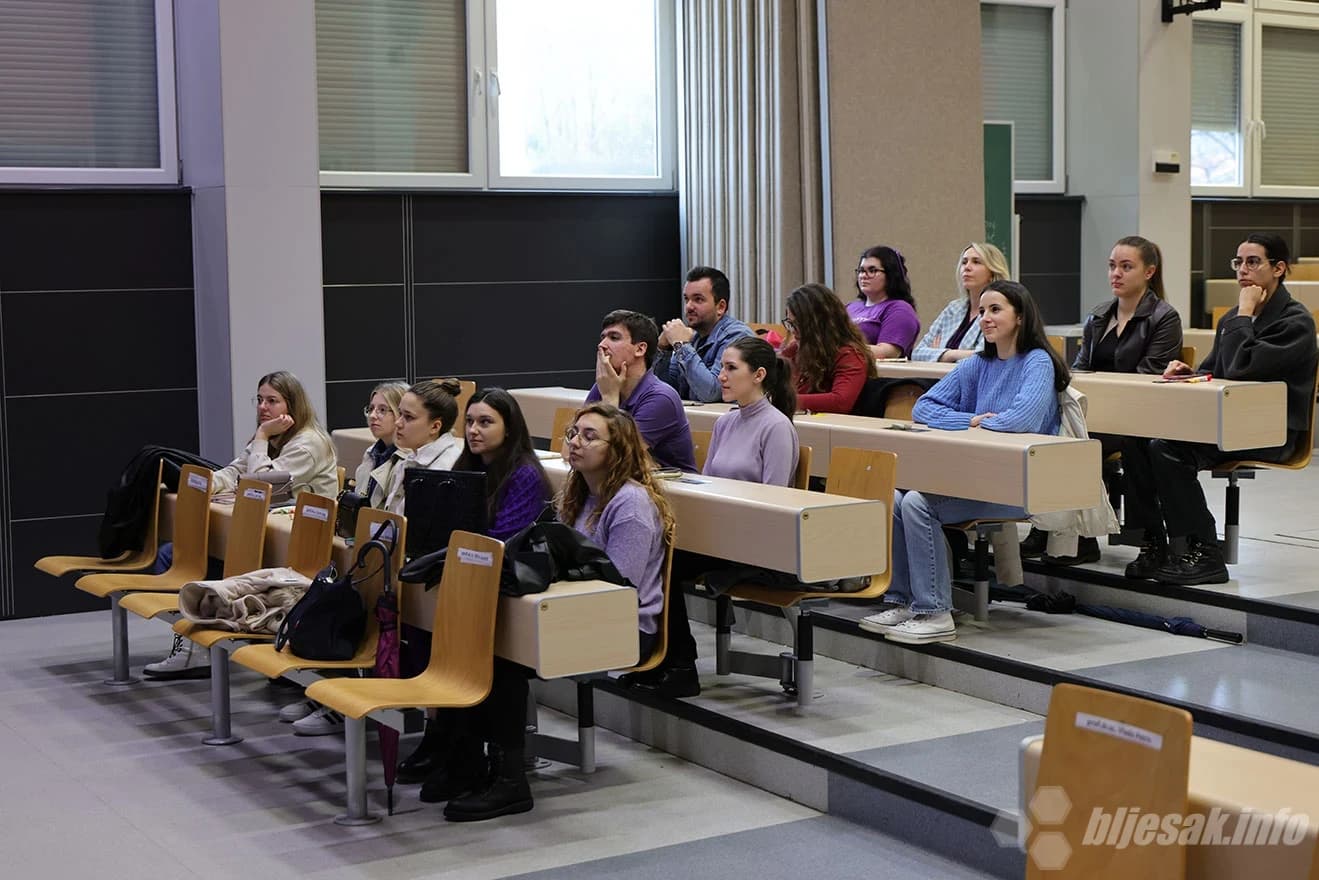 Studenti na predavanju