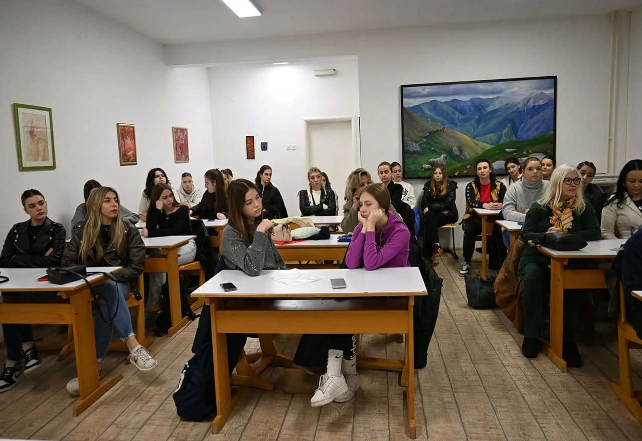 Panel u Mostaru: Od povijesti ženskih prava do današnjeg aktivizma