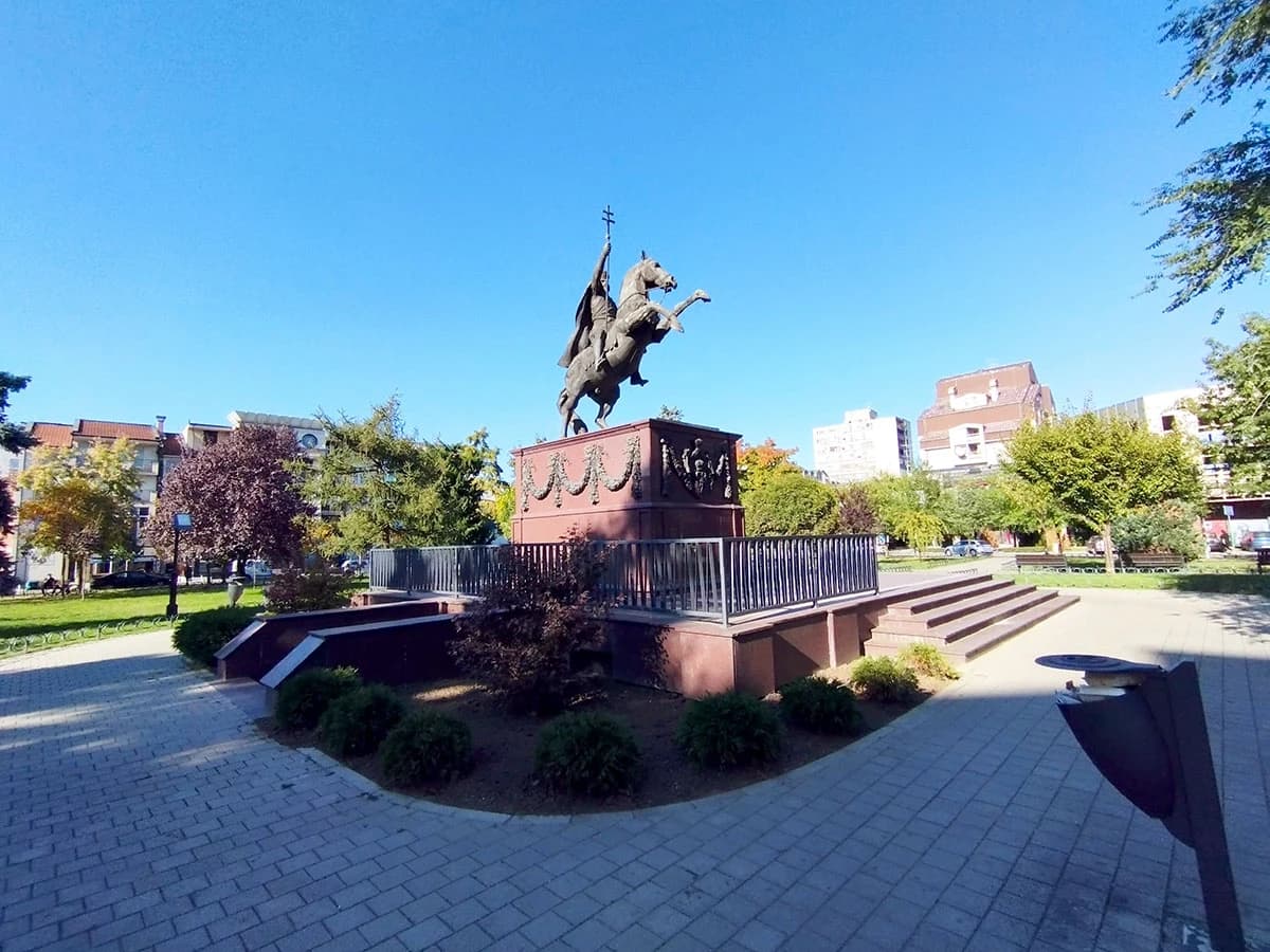 Spomenik despotu Stefanu Lazareviću