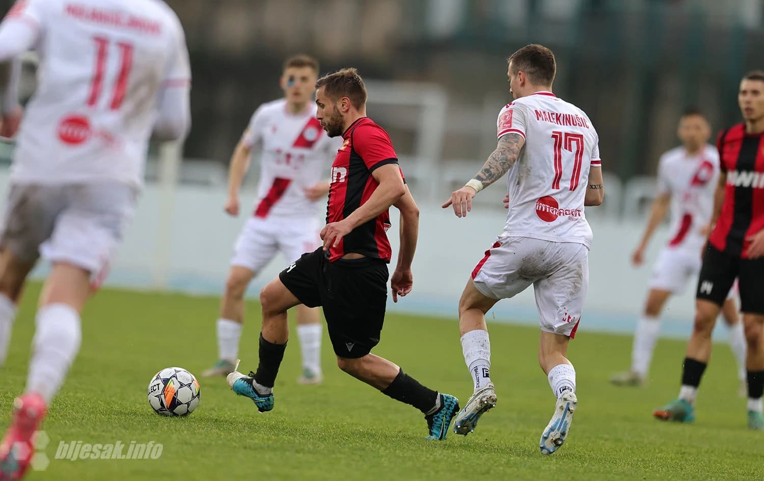 Adis Hadžanović, iza njega Matija Malekinušić