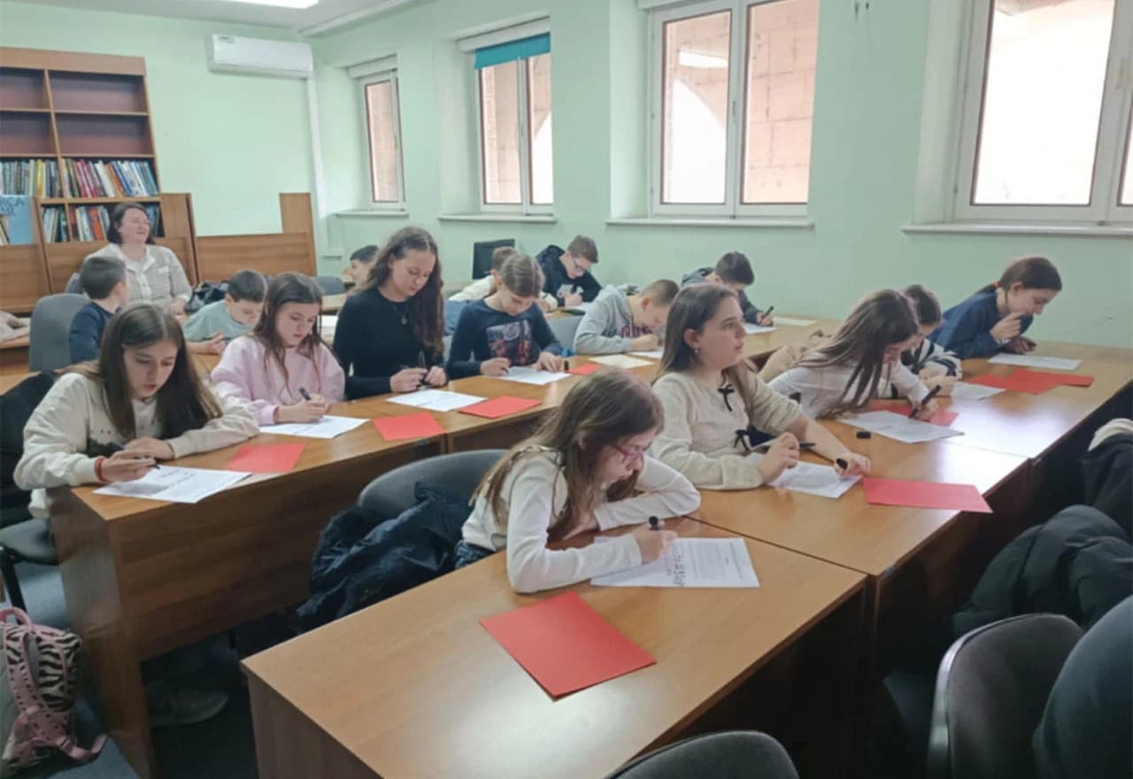 Djeca u Mostaru učila glagoljicu i obilježila Tjedan Andersena