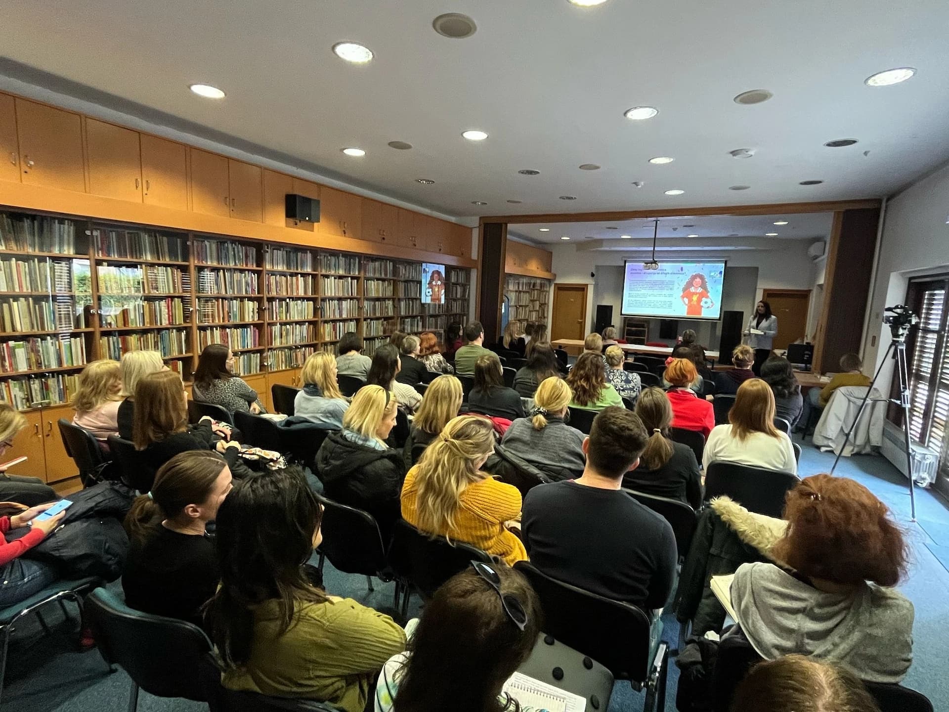 Predstavljena slikovnica ''Nikada nećeš hodati sama'' Adrijane Prskalo u Gradskoj knjižnici Zagreba